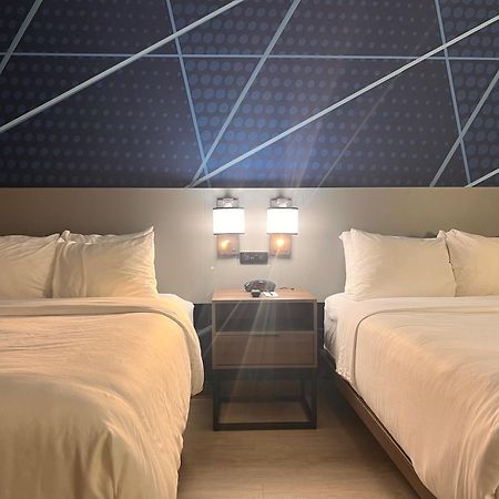 Comfort Suites Louisville Airport Exterior photo
