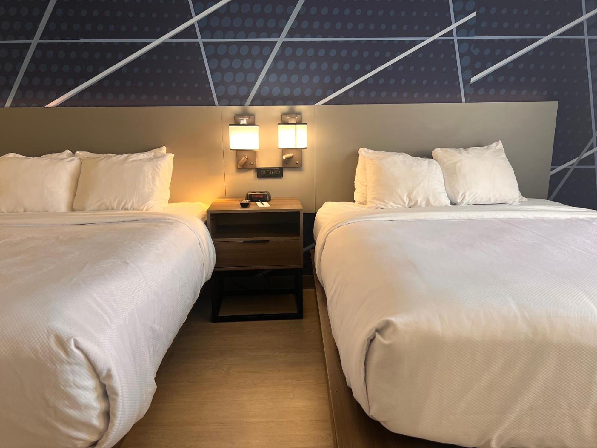 Comfort Suites Louisville Airport Exterior photo