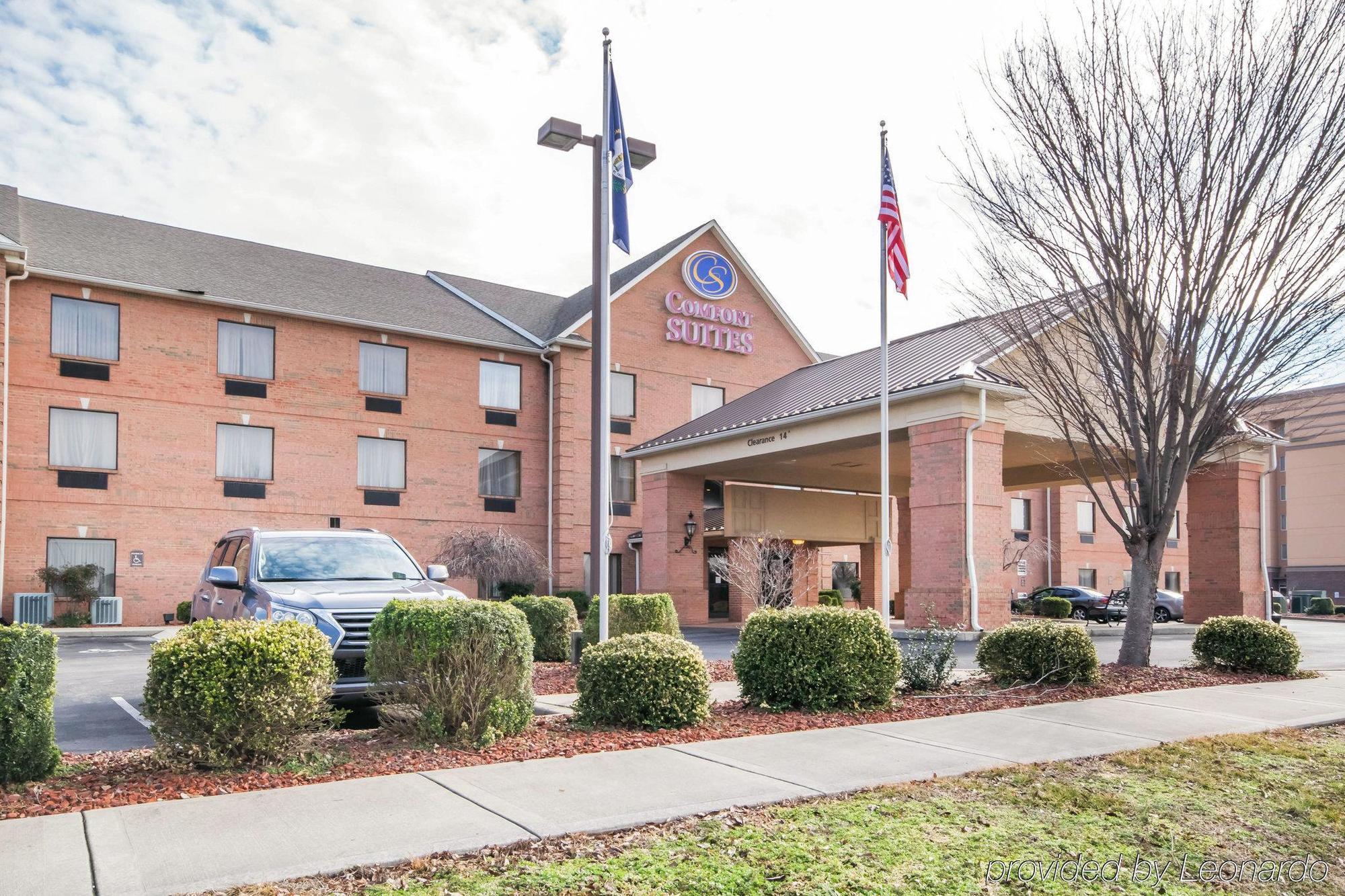 Comfort Suites Louisville Airport Exterior photo
